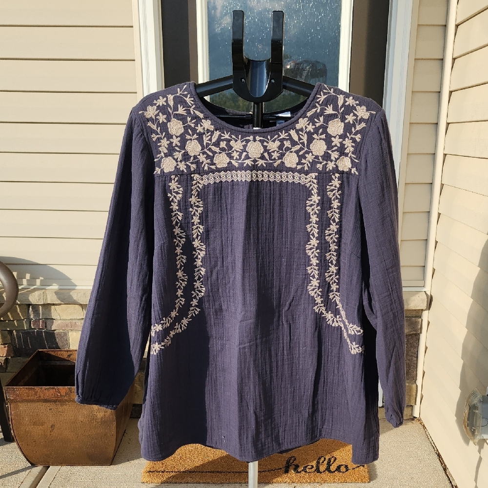 J. Jill Embroidered Navy And Cream Blouse Size XL 100% Cotton Top Keyhole Back